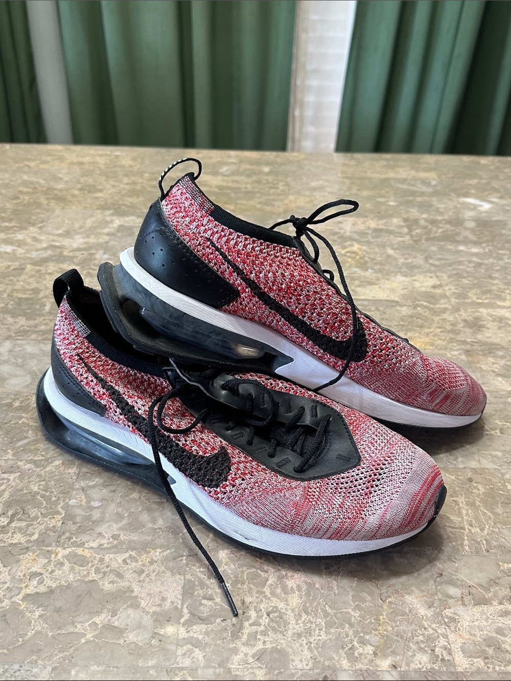 📍Nike FlyKnit📍